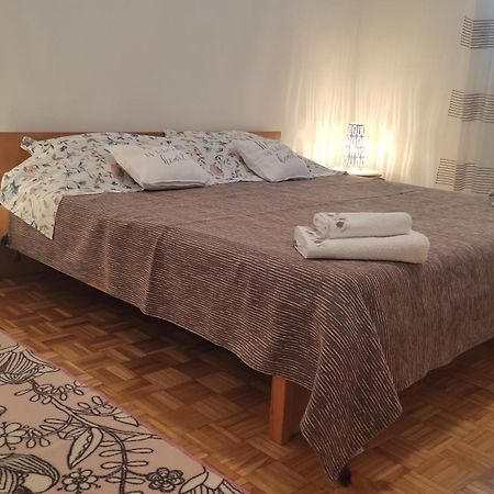 Apartment Irene พูลา ภายนอก รูปภาพ