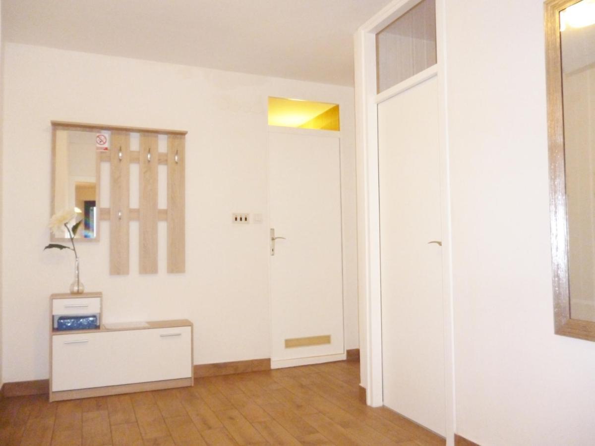 Apartment Irene พูลา ภายนอก รูปภาพ